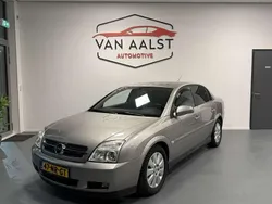Grijs Gebruikt 2004 Opel Vectra Elegance Stationwagen | € 1.490 (Goede deal)