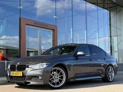 Grijs Gebruikt 2016 BMW 320 M Sport Sedan | € 20.545 (Iets duurder)