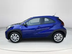 Blauw Gebruikt 2024 Toyota Aygo Play Hatchback | € 18.949 (Iets duurder)