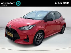 Rood Gebruikt 2021 Toyota Yaris Hybrid Executive Hatchback | € 22.950 (Eerlijke prijs)