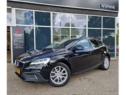 Zwart Gebruikt 2019 Volvo V40 CC Stationwagen | € 20.635 (Eerlijke prijs)