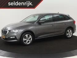 Grijs Gebruikt 2023 Skoda Scala Ambition Hatchback | € 18.400 (Eerlijke prijs)