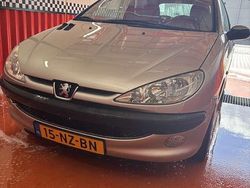 Grijs Gebruikt 2004 Peugeot 206 Hatchback | € 900 (Goede deal)