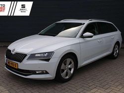 Wit Gebruikt 2017 Skoda Superb Business Line Stationwagen | € 13.895 (Eerlijke prijs)