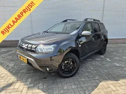 Zwart, metallic lak Gebruikt 2023 Dacia Duster Journey SUV | € 25.888 (Iets duurder)