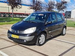 Zwart (metallic) Gebruikt 2006 Renault Scénic II Luxe MPV | € 999