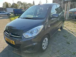 Grijs, metallic lak Gebruikt 2012 Hyundai i10 Hatchback | € 3.350 (Eerlijke prijs)