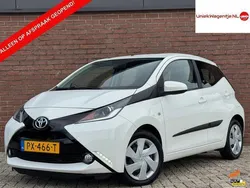 Wit Gebruikt 2017 Toyota Aygo X-play Hatchback | € 10.995 (Goede deal)