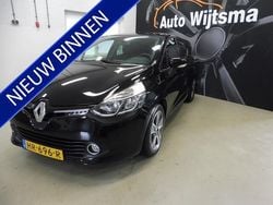 Zwart Gebruikt 2016 Renault Clio IV Night&Day Hatchback | € 5.995 (Eerlijke prijs)