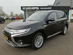 Zwart Gebruikt 2019 Mitsubishi Outlander P-HEV Intense SUV | € 25.800 (Eerlijke prijs)