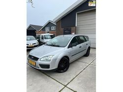 Grijs Gebruikt 2005 Ford Focus Stationwagen | € 995 (Eerlijke prijs)