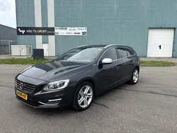 Grijs, metallic lak Gebruikt 2013 Volvo V60 Summum Stationwagen | € 6.950 (Eerlijke prijs)