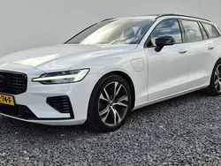 Wit Gebruikt 2021 Volvo V60 R-Design Stationwagen | € 37.950 (Eerlijke prijs)