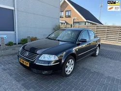 Zwart Gebruikt 2003 VW Passat Highline Sedan | € 1.250 (Goede deal)