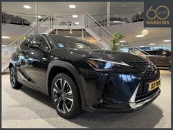 Zwart Gebruikt 2023 Lexus UX Business Edition SUV | € 34.900 (Goede deal)