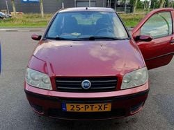 Rood Gebruikt 2004 Fiat Punto Young Hatchback | € 2.500 (Iets duurder)