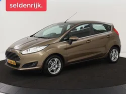 Bruin, metallic lak Gebruikt 2013 Ford Fiesta Titanium Hatchback | € 5.900 (Eerlijke prijs)