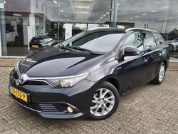 Zwart Gebruikt 2017 Toyota Auris Hatchback | € 16.995