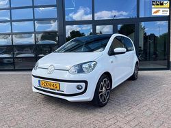 Wit Gebruikt 2015 VW up! high up! Hatchback | € 8.950 (Iets duurder)