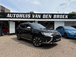 Zwart Gebruikt 2016 Mitsubishi Outlander Instyle SUV | € 18.945 (Eerlijke prijs)