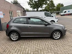 Grijs Gebruikt 2015 VW Polo Comfortline Hatchback | € 9.999 (Goede deal)