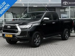 Zwart Gebruikt 2023 Toyota HiLux Premium Pickup | € 36.500