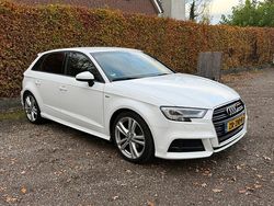 Wit (metallic) Gebruikt 2019 Audi A3 Sportback Sport Hatchback | € 18.495 (Goede deal)