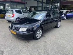 Zwart Gebruikt 2001 VW Bora Trendline Sedan | € 1.140