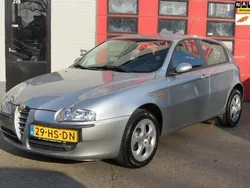 Grijs, metallic lak Gebruikt 2001 Alfa Romeo 147 Progression Hatchback | € 1.675 (Eerlijke prijs)