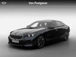 M carbonschwarz metallic (zwart metallic) Nieuw 2025 BMW i5 M Sport Sedan | € 96.217
