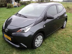 Grijs Gebruikt 2017 Toyota Aygo Hatchback | € 5.999 (Super prijs)