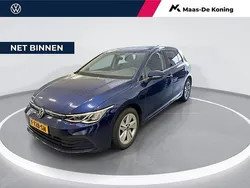 Blauw Gebruikt 2023 VW Golf VIII Life Hatchback | € 22.880 (Eerlijke prijs)