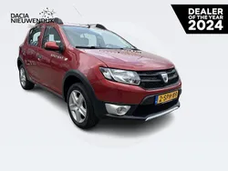 Rouge de feu Gebruikt 2013 Dacia Sandero Lauréate Hatchback | € 6.945 (Eerlijke prijs)