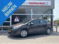 Bruin Gebruikt 2013 Kia Rio 2 Hatchback | € 5.499 (Eerlijke prijs)