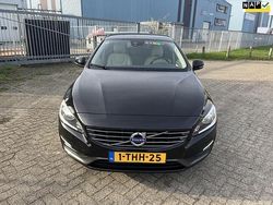 Zwart Gebruikt 2014 Volvo V60 Momentum Stationwagen | € 4.399 (Eerlijke prijs)