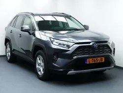 Grijs Gebruikt 2020 Toyota RAV4 Style SUV | € 30.749 (Eerlijke prijs)
