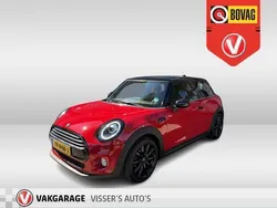 Rood, metallic lak Gebruikt 2018 Mini Cooper Chili Hatchback | € 16.500 (Eerlijke prijs)