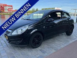 Zwart Gebruikt 2009 Opel Corsa Essentia Hatchback | € 2.950 (Eerlijke prijs)