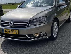 Bruin Gebruikt 2012 VW Passat Highline Stationwagen | € 9.900 (Duur)