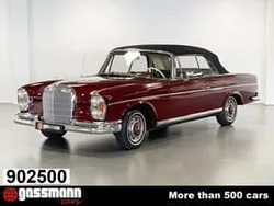 Roodrot Gebruikt 1965 Mercedes 220 SE Cabriolet | € 119.000