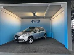 Grijs Gebruikt 2015 Peugeot 2008 Allure SUV | € 10.950 (Eerlijke prijs)