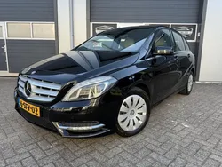 Zwart Gebruikt 2013 Mercedes B200 Ambition MPV | € 13.940 (Goede deal)