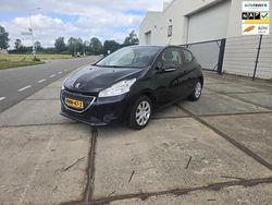Zwart Gebruikt 2013 Peugeot 208 Access Hatchback | € 3.950 (Eerlijke prijs)