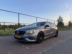 Grijs Gebruikt 2014 Mercedes A180 Style Hatchback | € 14.499 (Duur)