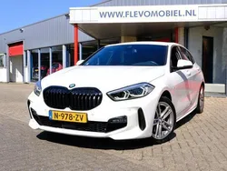 Wit Gebruikt 2022 BMW 118 M Sport Hatchback | € 23.450 (Goede deal)