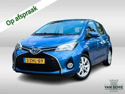Blauw Gebruikt 2015 Toyota Yaris Hybrid Hatchback | € 9.900 (Eerlijke prijs)