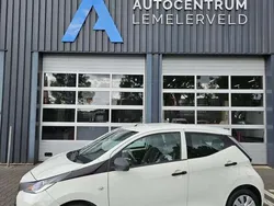 Wit Gebruikt 2016 Toyota Aygo Hatchback | € 7.999 (Eerlijke prijs)