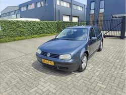 Blauw Gebruikt 2001 VW Golf IV Highline Hatchback | € 1.250 (Eerlijke prijs)