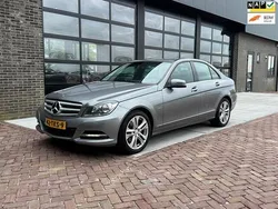 Grijs, metallic lak Gebruikt 2012 Mercedes C180 Premium Sedan | € 12.975 (Eerlijke prijs)
