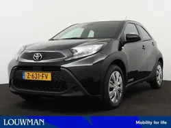 Zwart metallic Gebruikt 2024 Toyota Aygo Play Hatchback | € 22.950 (Duur)